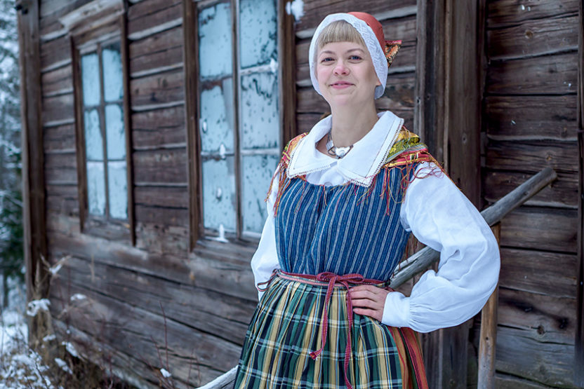 Oriveden naisen uusi tarkistettu kansallispuku.