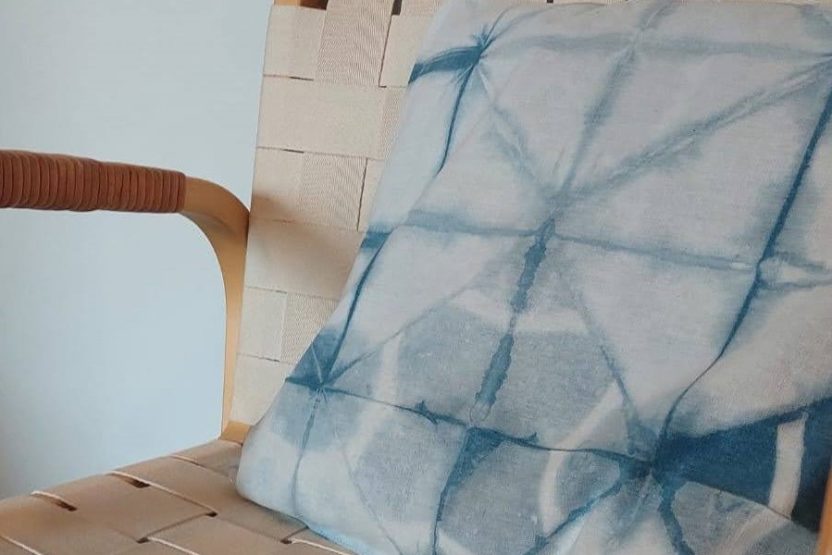 indigokasvivarjays ja shibori kasityotekniikat tutuksi kasityokurssilla