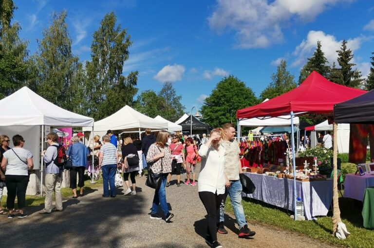 kenkaveron-kasityomarkkinoilla-shoppailet-opit-ja-nautit taito- ita -suomi