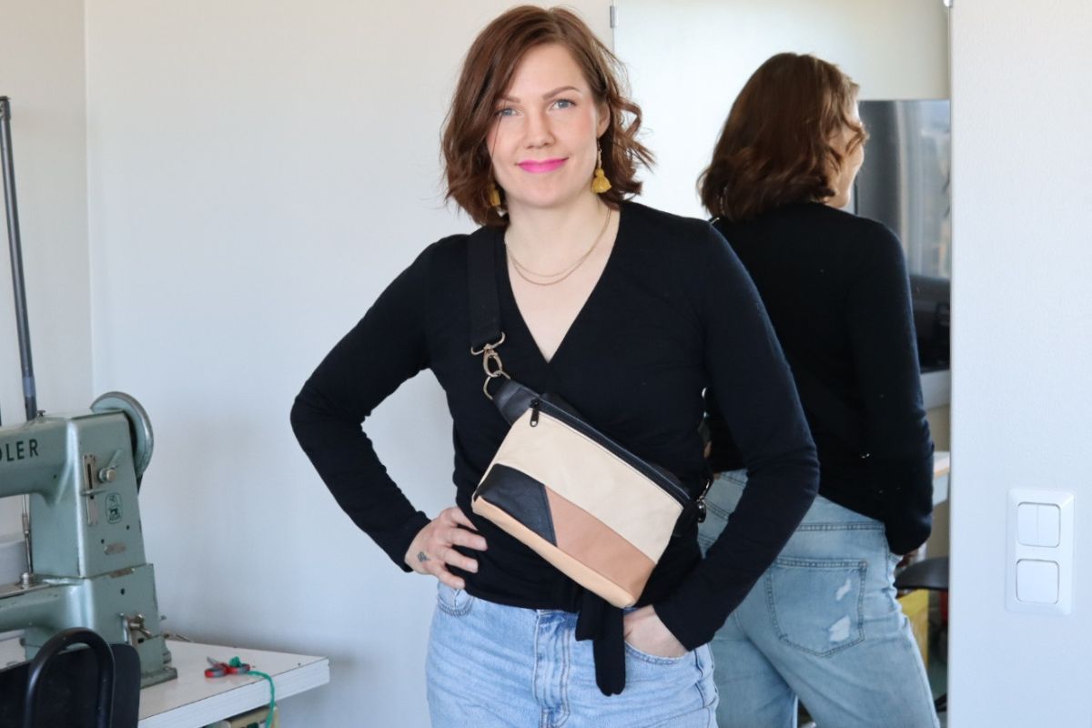 nahkatilkuista tehty crossbody laukku