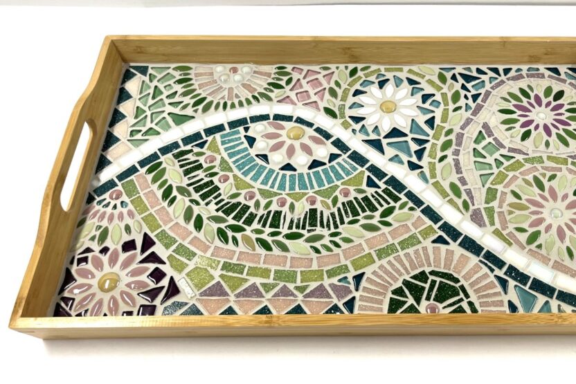 uniikki varikas mosaiikkitarjotin