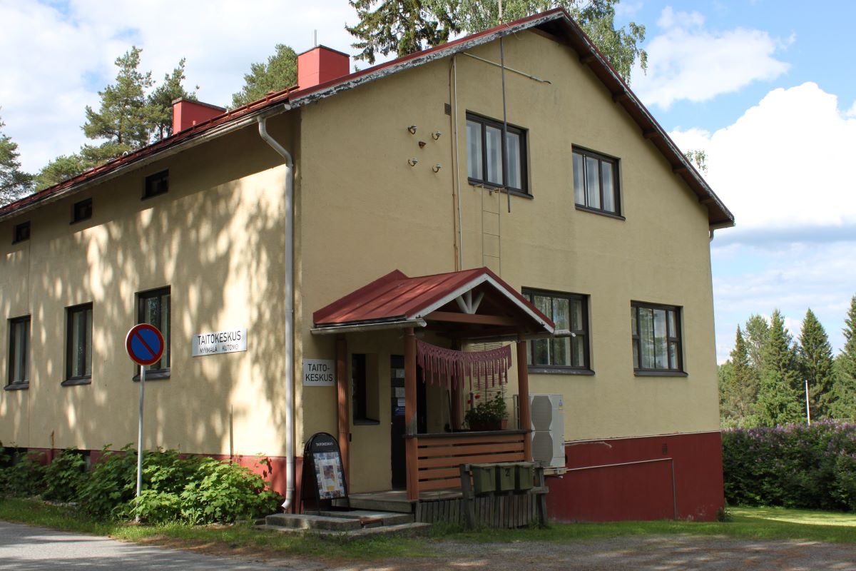 Suuri keltainen kivitalo